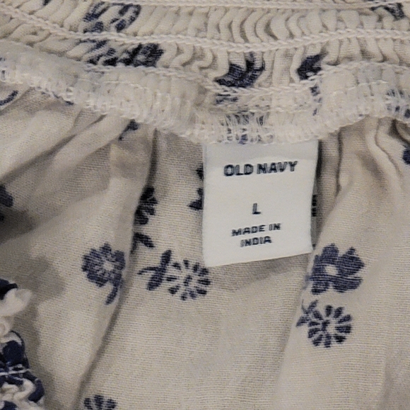 Old Navy blue flower ruffle top - Picture 3 of 5